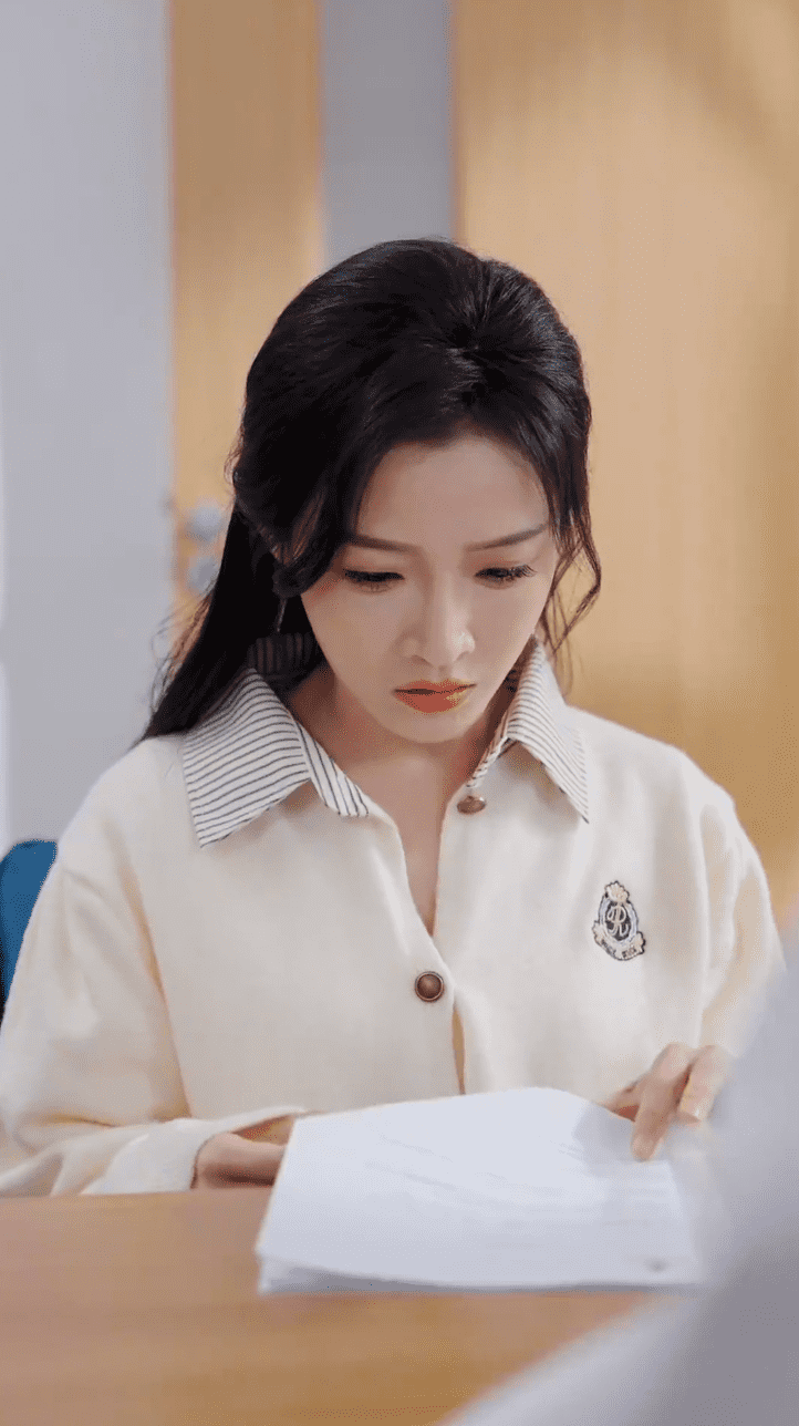 離婚后，陸總舔狗上身幫我提鞋(全集)